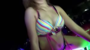 离不开 美女热舞dj现场视频